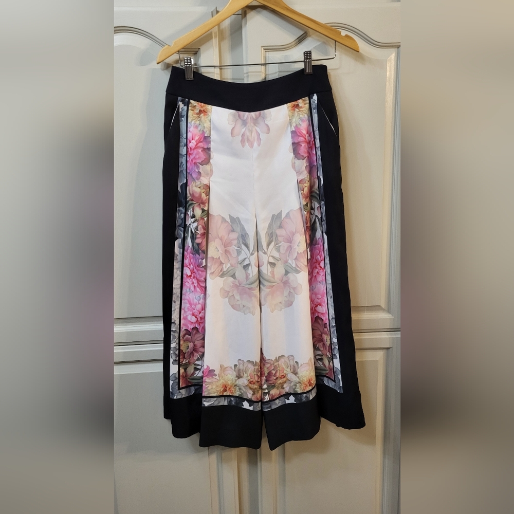 Ted Baker Cropped pants